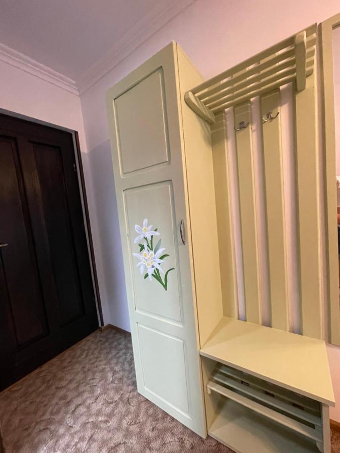 Casa Bicajeanului - * Lacu Rosu