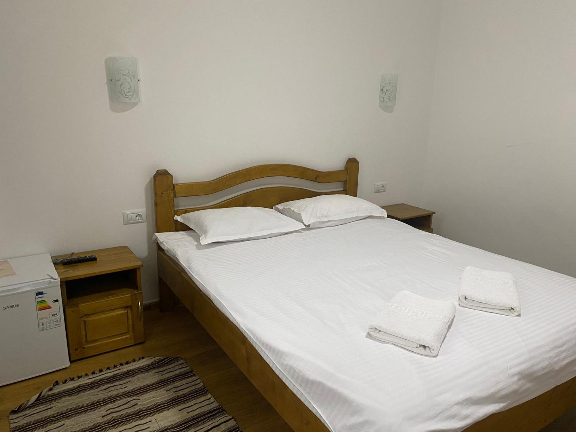Casa Bicajeanului - Alloggio in famiglia Lacu Rosu